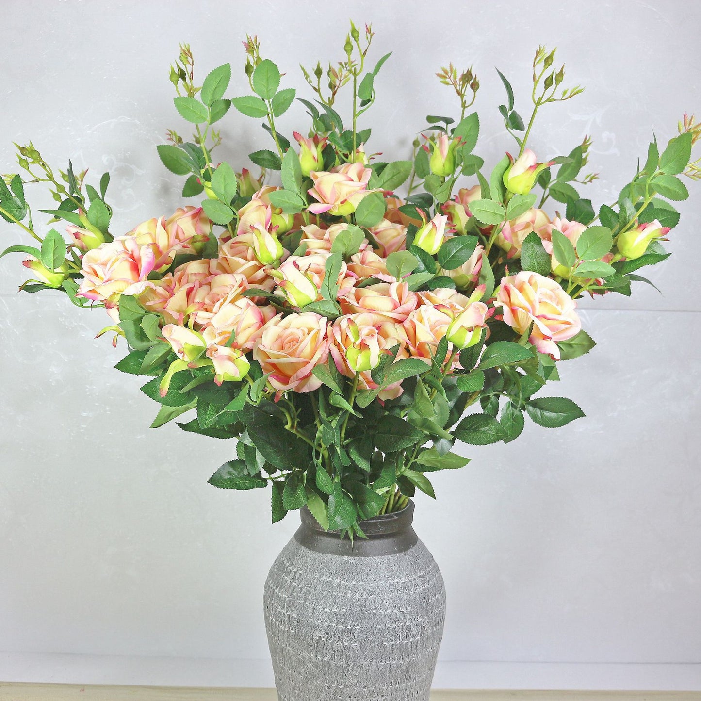 3 European-style flannel roses