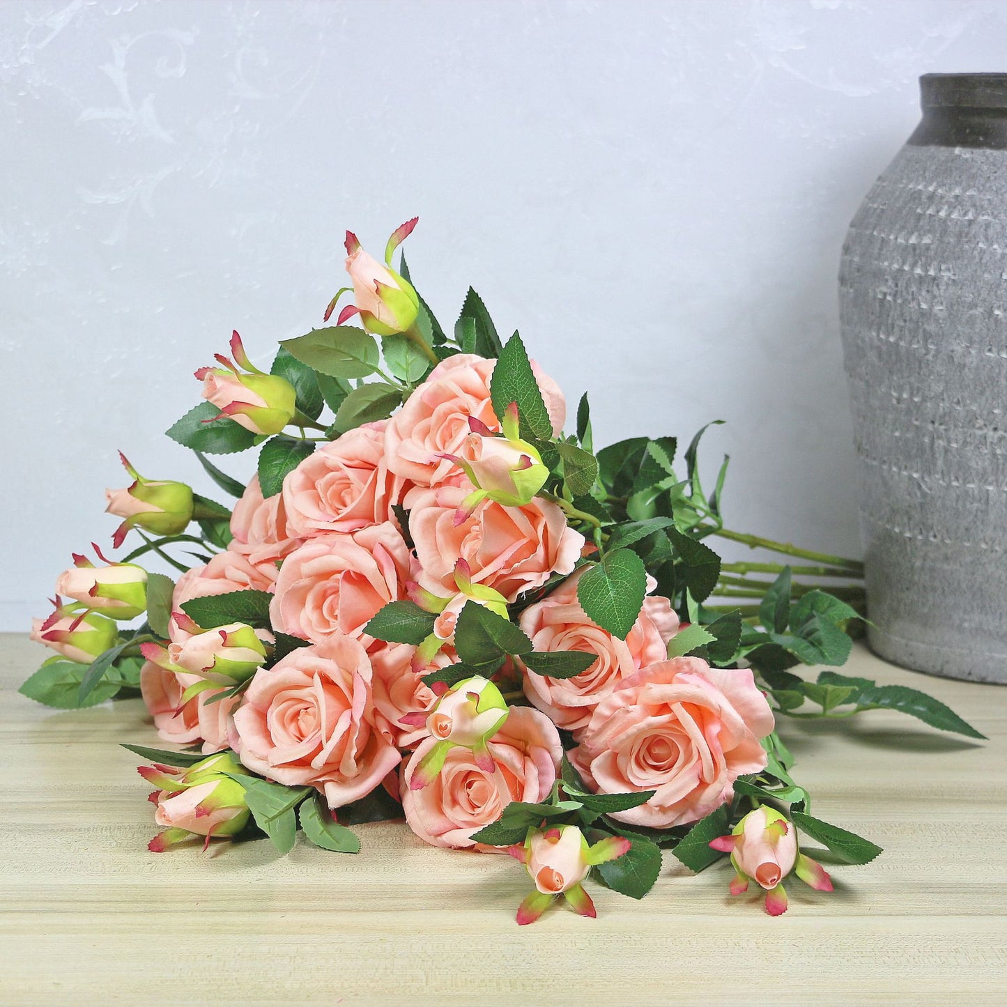 3 European-style flannel roses