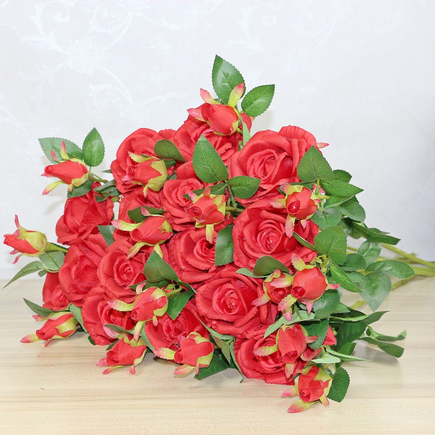 3 European-style flannel roses